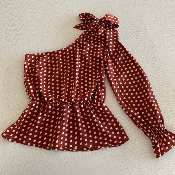 Sheike Tops - ⬇️ PRICE DROP ⬇️ NWT - Sheike Wonderland Polka Dot One Sleeve Blouse